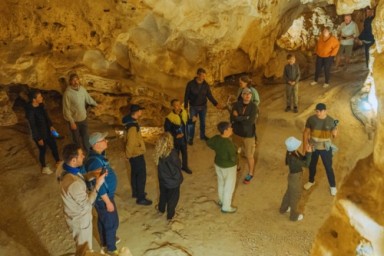 Halong Bay - Thien Canh Son cave - Bai Tu Long bay – Hanoi B, Br)